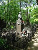 Общий вид могилы Леси Украинки и ее…